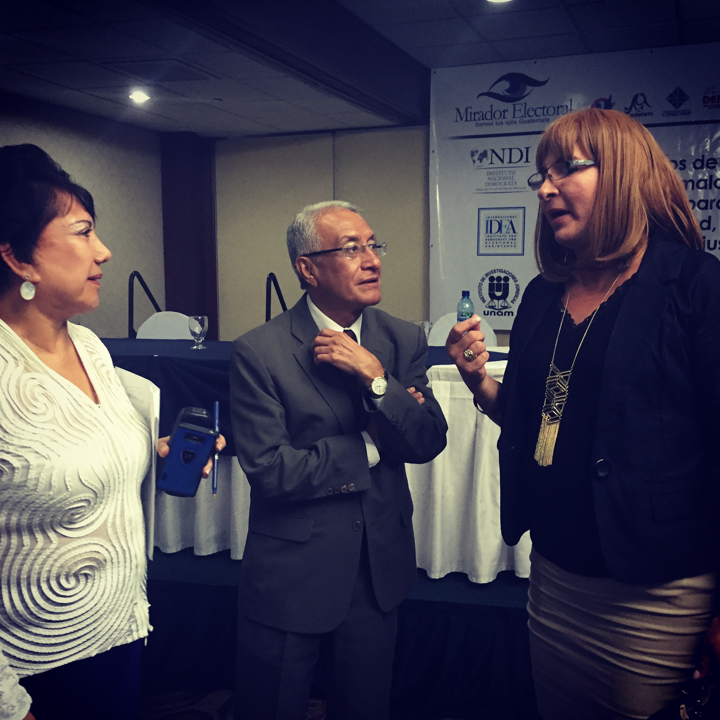 A transgender councilwoman from Peru discusses the importance of inclusion with Guatemalan electoral authorities.