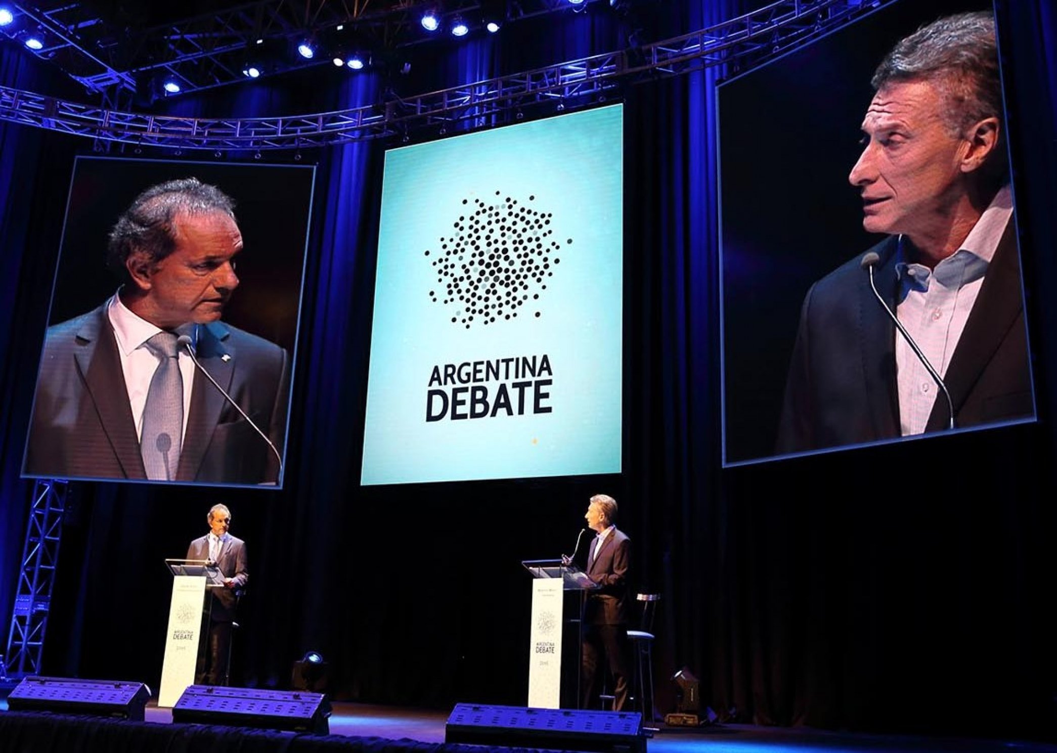 Then presidential candidates, Daniel Scioli and  Mauricio Macri, at the Argentina Debate forum on  November 15, 2015, at the University of Buenos  Aires Law School.