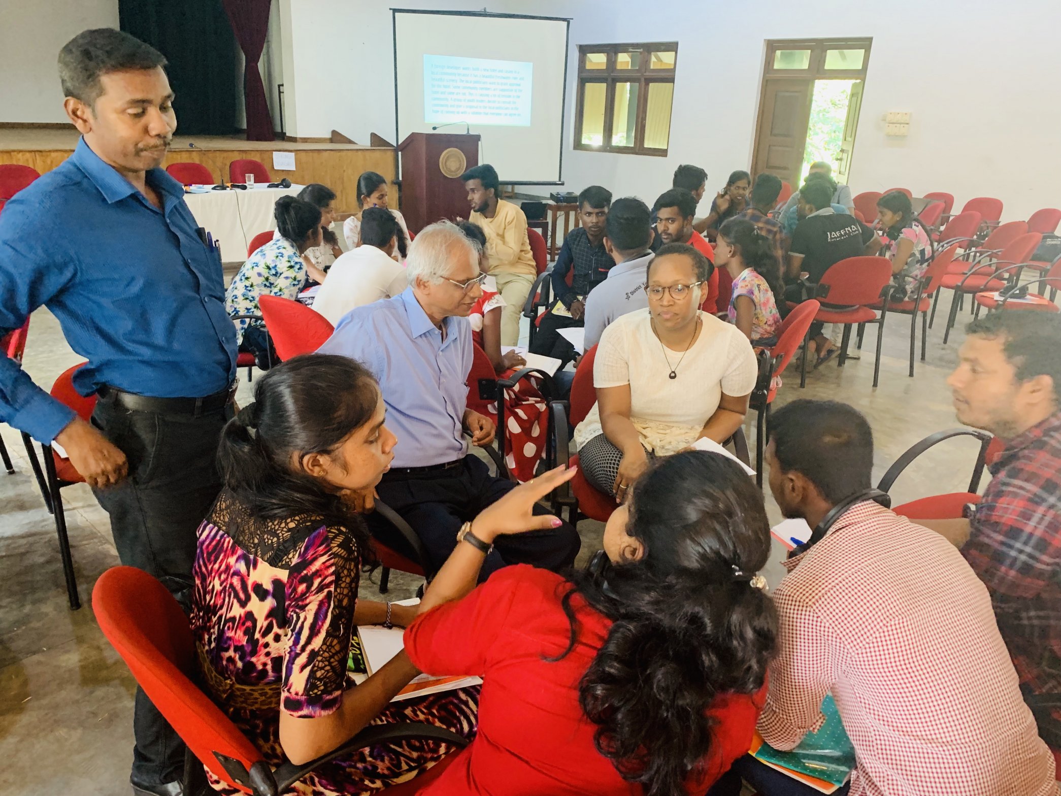Fellows participated in breakout sessions throughout the week to brainstorm their citizen participation campaigns based on a challenge that they have identified in their community.