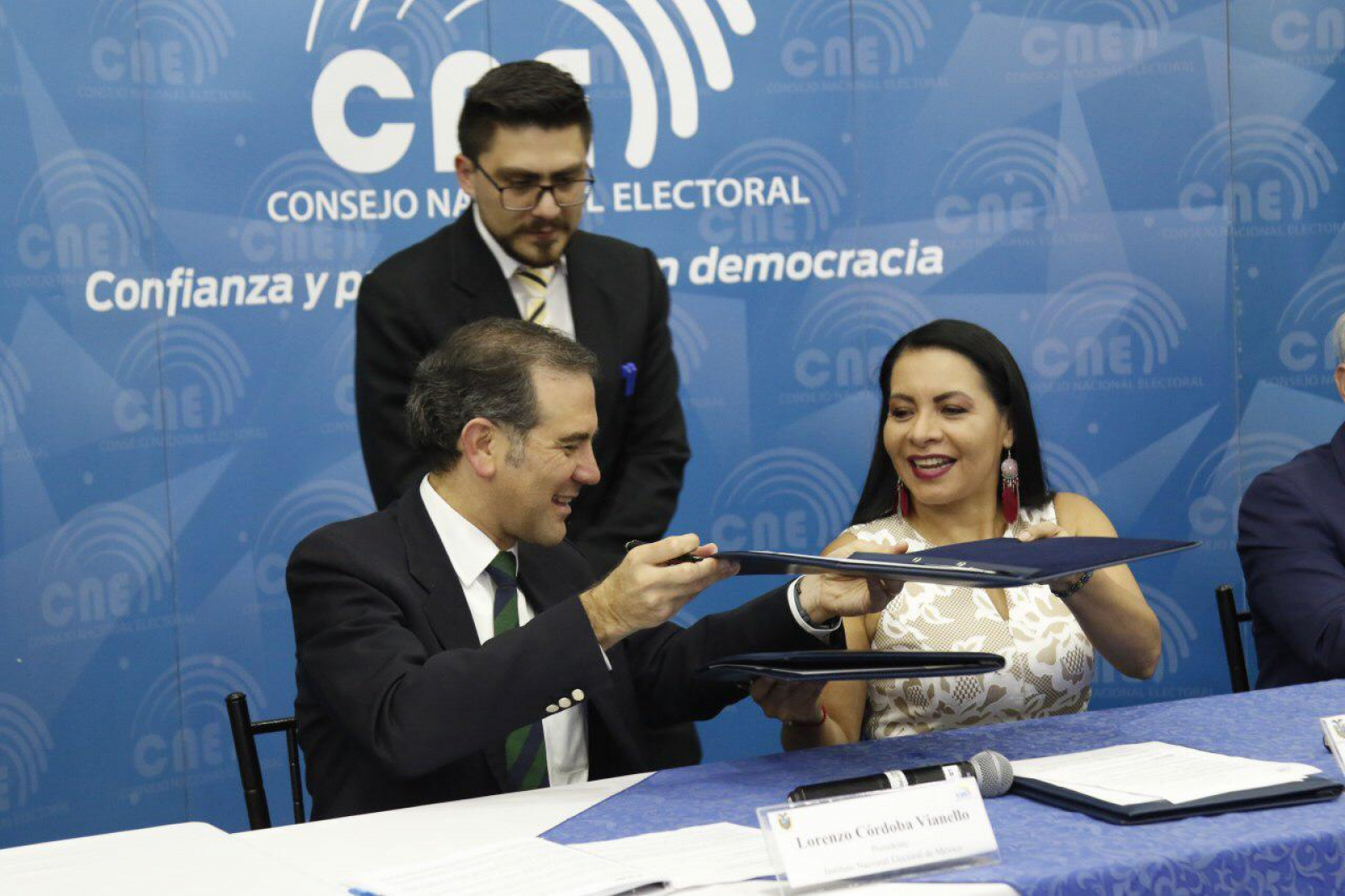 Countering Disinformation: NDI Collaborates with the Electoral Council in Ecuador