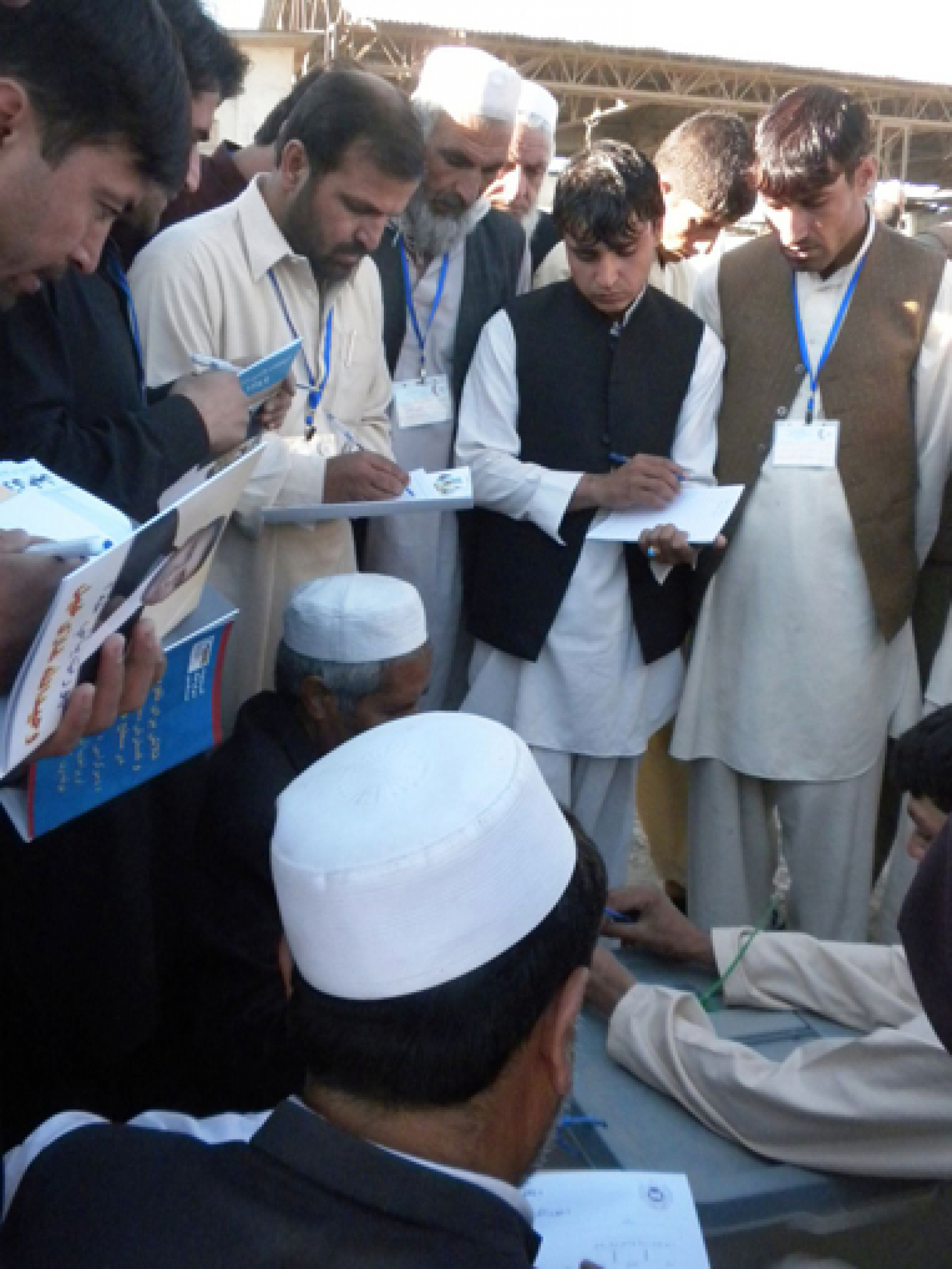 Despite Violence, Voters in Afghanistan Show Commitment to Democratic Process, NDI Finds