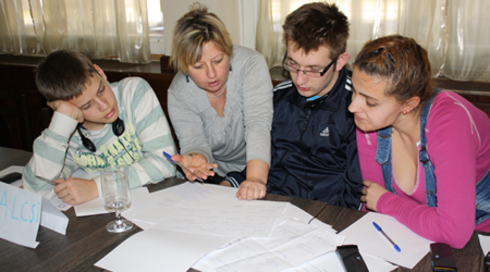 Civic Engagement Helps Lower Barriers Between Roma and Non-Roma Youth