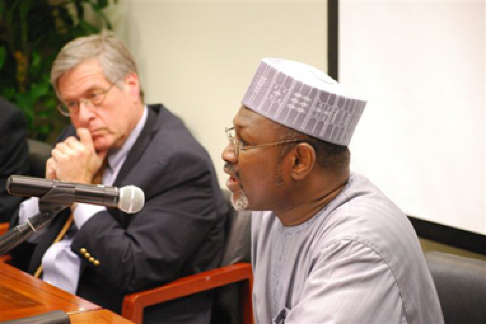 Election Commission Chair Pledges Best Effort to Improve 2011 Nigeria Elections