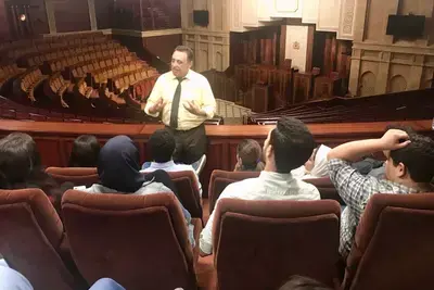 Ajiw Tcharko students visit the Moroccan parliament to enrich their practical understanding of Morocco’s legislative policies and procedures.