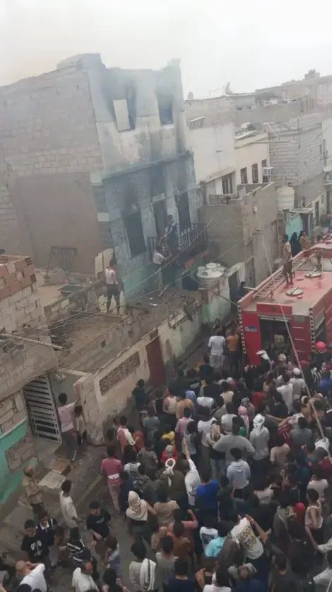A photo of the aftermath of a house fire in Aden, Yemen. Featured in the Radar Aden platform's Sixth Edition, detailing local authorities' struggles to address safety emergencies amid a water crisis.